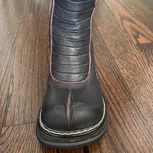 VINTAGE Y2K - Miz Mooz - Funky Boots - Black (with slight mauve detail) - Size 5